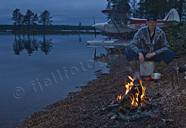 Kväll i vildmarken brasa, eld, kväll, Landskap, lappland, lägereld, sommar, strand, vildmark, ödemark