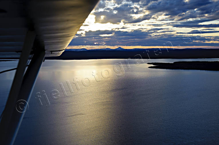 Kväll över Ånnsjön drönarbilder, drönarfoto, flygbild, flygbilder, Flygfoto, flygfoton, Jämtland, kväll, kvällsljus, Landskap, skymning, solnedgång, sommar, stämning, stämningsbild, stämningsbilder, Ånnsjön