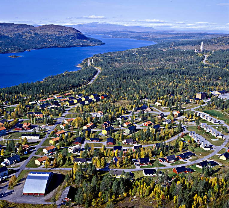 Laisvall och Laisan blygruvan, drönarbilder, drönarfoto, flygbild, flygbilder, Flygfoto, flygfoton, gruvsamhälle, höst, höstfärger, Laisan, Laisvall, Laisvallsby, Landskap, lappland