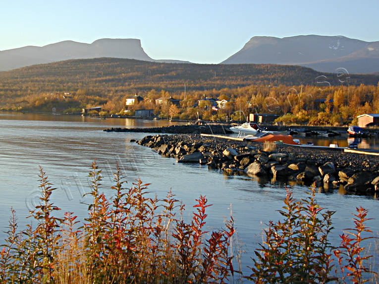 Lapporten och Torne Träsk Abisko, gryning, hamn, höst, Landskap, lappland, Lapporten, morgon, småbåtshamn, Torne Träsk