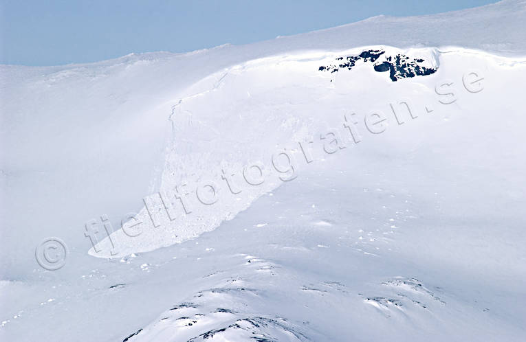drnarbilder, drnarfoto, fjll, fjllbrant, flygbild, flygbilder, Flygfoto, flygfoton, Jmtland, Landskap, lavin, sn, vinter
