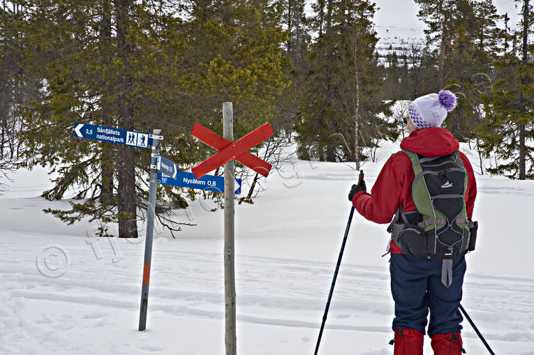 Ledskyltar vid Sonfjället ledskyltar, nationalpark, nationalparker, skidåkare, skidåkning, Sododalen, Sonfjället, turåkning, vinter, äventyr