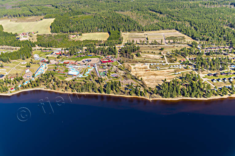 Leksand sommarland Dalarna, drönarbilder, drönarfoto, flygbild, flygbilder, Flygfoto, flygfoton, Leksand, nöjesanläggning, nöjespark, samhälle, samhällen, sommarland, vår, äventyrsland