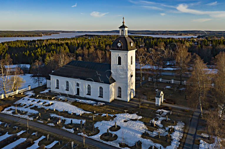 Lockne kyrka Flygfoto byar, byggnader, drönarbild, drönarbilder, drönarfoto, flygbild, flygbilder, Flygfoto, flygfoton, Jämtland, kyrka, kyrkor, Lockne, vår