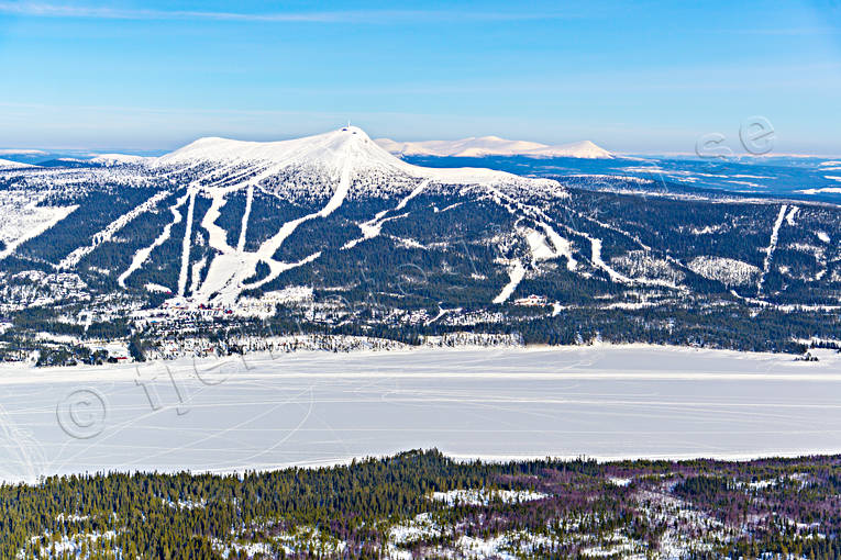 Lofsdalen Flygfoto anläggningar, drönarbilder, drönarfoto, flygbild, flygbilder, Flygfoto, flygfoton, Hovärken, Härjedalen, Lofsdalen, samhällen, skidanläggning, skidbackar, skidort, vinter