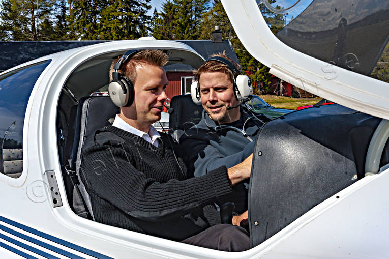 allmnflyg, certifikat, DA-40, Diamond, elev, flygcertifikat, flygplan, kommunikationer, luftfart, lrare, privatflyg, skolflyg, skolning, utbildning