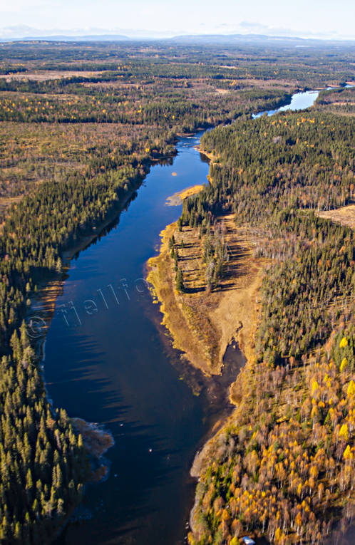 Långan nedströms Sladderforsen drönarbilder, drönarfoto, flygbild, flygbilder, Flygfoto, flygfoton, höst, Jämtland, Långan, Sladderforsen, Trångforsen, älv, älvar