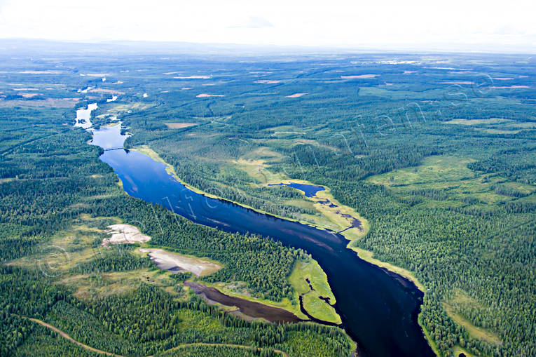 Långan vid Stormyren drönarbilder, drönarfoto, flygbild, flygbilder, Flygfoto, flygfoton, Jämtland, Långan, sommar, Stormyren, älv, älvar