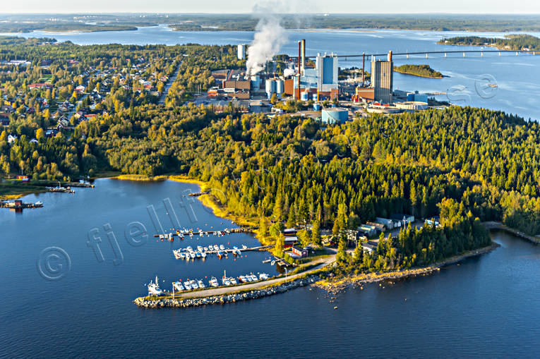 Långhalsviken Holmsund anläggningar, drönarbilder, drönarfoto, fabriker, flygbild, flygbilder, Flygfoto, flygfoton, Holmsund, Långhalsviken, massaindustri, Obbola, pappersbruk, samhällen, sommar, Villaviken, Västerbotten