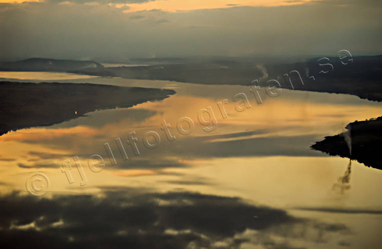 Majbrasor runt Brunfloviken brasor, Brunflo, Brunfloviken, drönarbilder, drönarfoto, flygbild, flygbilder, Flygfoto, flygfoton, Jämtland, kväll, Landskap, maj, majbrasor, skymning, vår