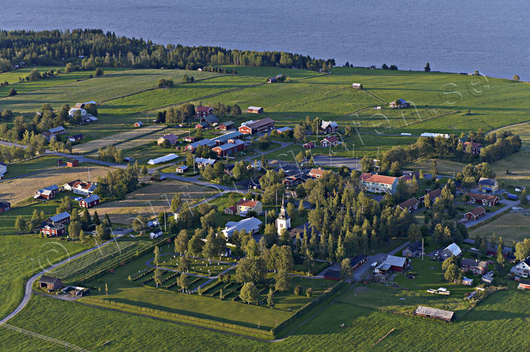 Marieby Kyrka Annersia, Bättersia, drönarbilder, drönarfoto, flygbild, flygbilder, Flygfoto, flygfoton, gårdar, Jämtland, kyrka, kyrkor, Marieby, samhällen, sommar