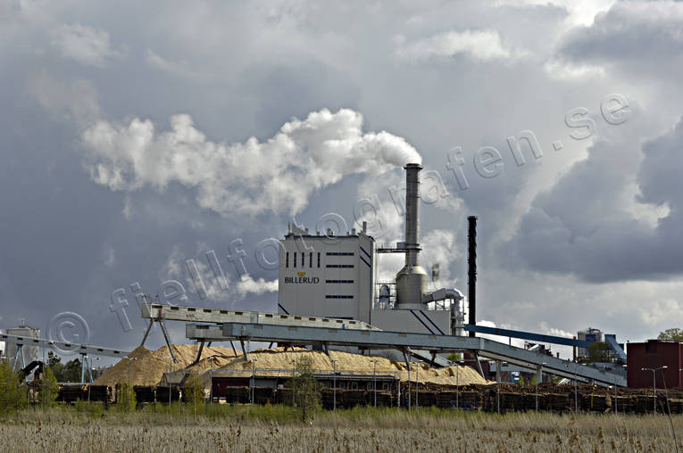 Massaindustri Billerud billerud, fabrik, massafabrik, massaindustri, miljö, miljöförstöring, miljöpåverkan, miljöskada, miljövård, natur, papper, pappersindustri, pappersmassa, rök, skorstenar