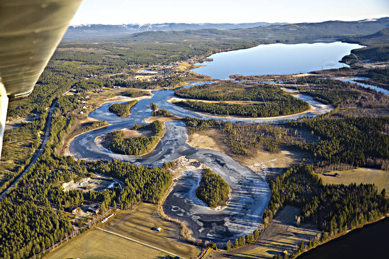 Meanderslingor i Hedeviken drönarbilder, drönarfoto, flygbild, flygbilder, Flygfoto, flygfoton, Hedeviken, Härjedalen, höst, Landskap, Ljusnan, meanderslingor, Vikarsjön