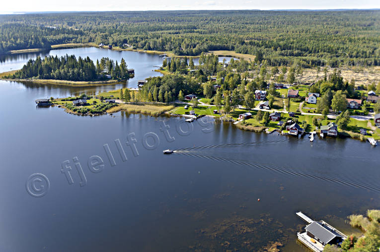 drnarbilder, drnarfoto, flygbild, flygbilder, Flygfoto, flygfoton, Landskap, Medelpad, sommar, stugor