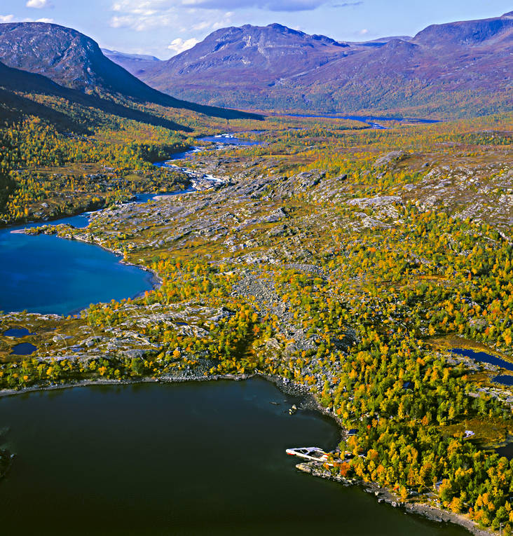 Miekak Fiskecamp drönarbilder, drönarfoto, fiskecamp, flygbild, flygbilder, Flygfoto, flygfoton, höst, jaktcamp, Landskap, lappland, Miekak, Mäkak, Svenska Fjällen