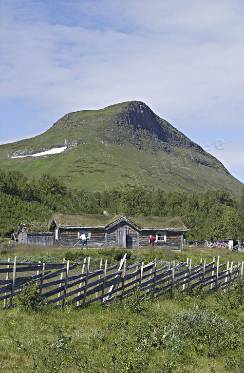 Mittåkläppen och fäbodar fjäll, forntid, fäbodar, fäbodliv, Härjedalen, kultur, Mittåkläppen, stugor