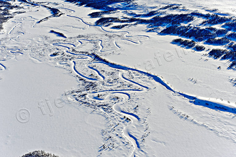 Mittån vid Hågnvallen drönarbilder, drönarfoto, flygbild, flygbilder, Flygfoto, flygfoton, Hågnvallen, Härjedalen, Landskap, meanderslingor, Mittån, vinter
