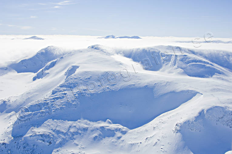 Moln över fjällen drönarbilder, drönarfoto, fjäll, flygbild, flygbilder, Flygfoto, flygfoton, Helags, Jämtland, Landskap, moln, vinter