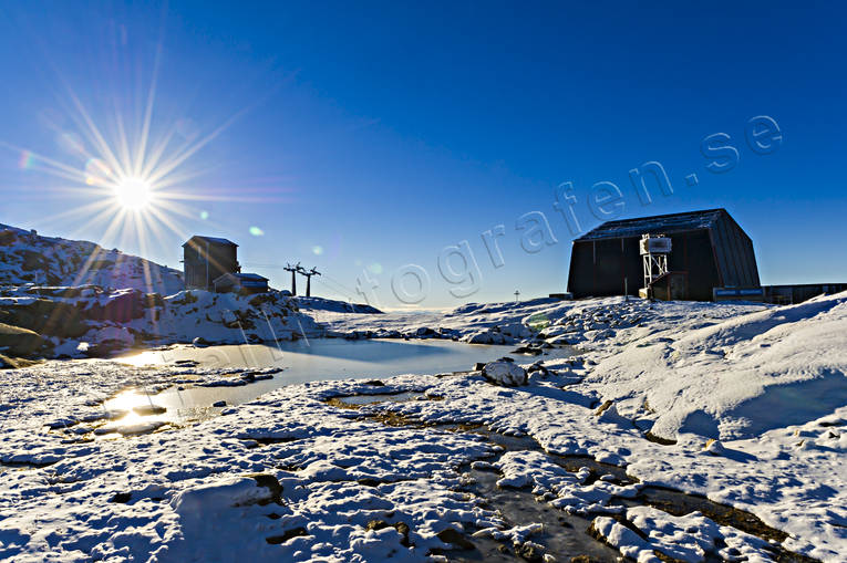 Morgnljus Kabinbanan Åre anläggningar, blå, byggnationer, himmel, höst, Jämtland, kabinbana, Landskap, morgonsol, nysnö, Tusenmetersliften, Åreskutan