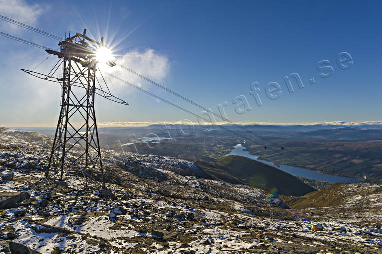 Morgonsol på Åreskutan fjäll, höst, Jämtland, kabinbana, Landskap, natur, nysnö, stolpe, stötta, utsikt, Åredalen