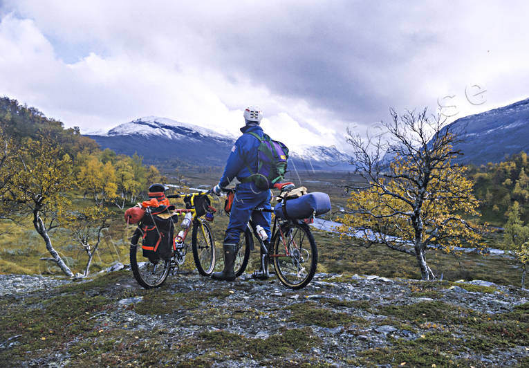 cykel, cyklar, cykling, cyklist, fjll, fjllandskap, fjllcykling, fjllnatur, friluftsliv, hst, hstfrger, Jmtland, Landskap, Lunndrren, Lunndrrsfjllen, Lunndrrspasset, Lunndrrsn, mountainbike, natur, terrngcykel, uteliv, rstid, rstider