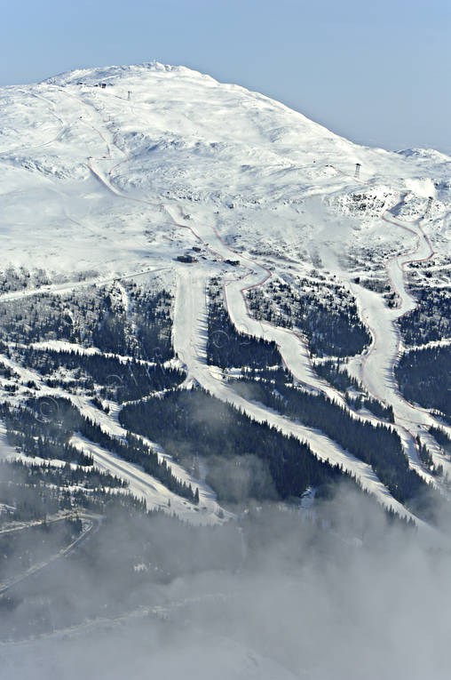 dimma, drnarbilder, drnarfoto, flygbild, flygbilder, Flygfoto, flygfoton, Jmtland, Landskap, moln, nedfarter, samhllen, skidbackar, vinter, re, reskutan