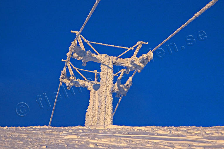 Nedisad liftstolpe fjäll, liftstolpe, nedisad, nedisning, Tusenmetersliften, vinter, Åreskutan, årstider, äventyr