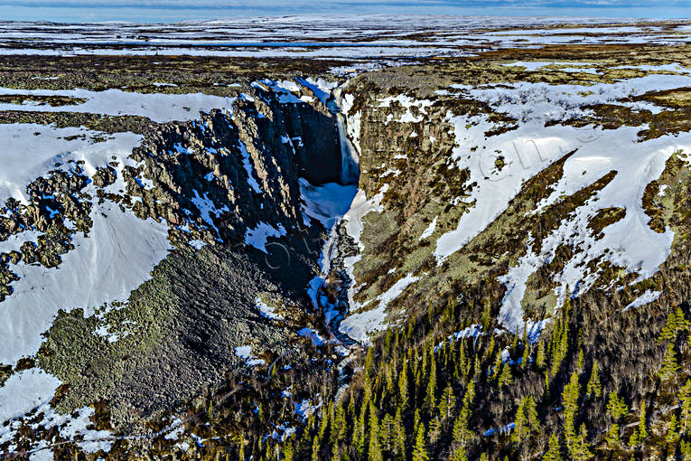 Njupeskär vattenfall Flygfoto Dalarna, drönarbilder, drönarfoto, fjäll, flygbild, flygbilder, Flygfoto, flygfoton, Fulufjället, Fulufjällets, Landskap, nationalpark, Njupeskär, Njupån, vattenfall, vår