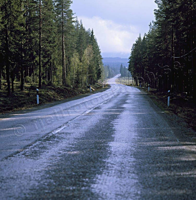 Norrlandsväg biltrafik, kommunikationer, landfart, landsväg, norrlandsväg, trafik, väg