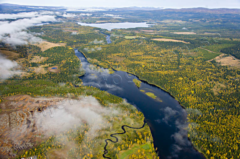 Norängesströmmen i Åreälven drönarbilder, drönarfoto, flygbild, flygbilder, Flygfoto, flygfoton, höst, Jämtland, Norängesströmmen, vattendrag, Åreälven, älvar