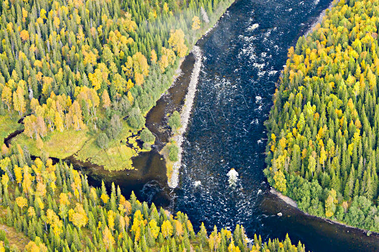 Norängesströmmen i Åreälven drönarbilder, drönarfoto, flygbild, flygbilder, Flygfoto, flygfoton, höst, Jämtland, Norängesströmmen, vattendrag, Åreälven, älvar