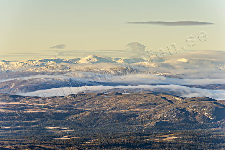 Nysnö i Jämtlandsfjällen dimma, fjäll, fjälltoppar, höst, Jämtland, Landskap, natur, nysnö, utsikt