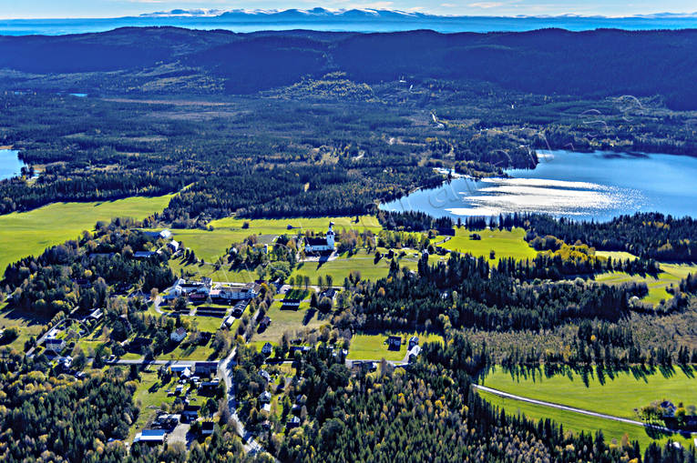 Offerdal Flygfoto byar, drönarbilder, drönarfoto, flygbild, flygbilder, Flygfoto, flygfoton, höst, Jämtland, kyrka, kyrkor, Landskap, Offerdal, samhällen, änge