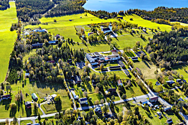Offerdal Flygfoto byar, drönarbilder, drönarfoto, flygbild, flygbilder, Flygfoto, flygfoton, höst, Jämtland, kyrka, kyrkor, Landskap, Offerdal, samhällen, änge