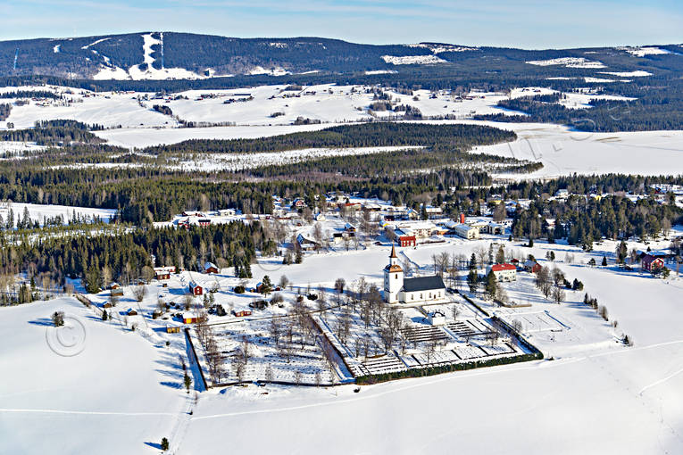 Offerdals Kyrka Flygfoto byar, drönarbilder, drönarfoto, flygbild, flygbilder, Flygfoto, flygfoton, Jämtland, kyrka, kyrkor, Offerdal, samhällen, vinter, änge