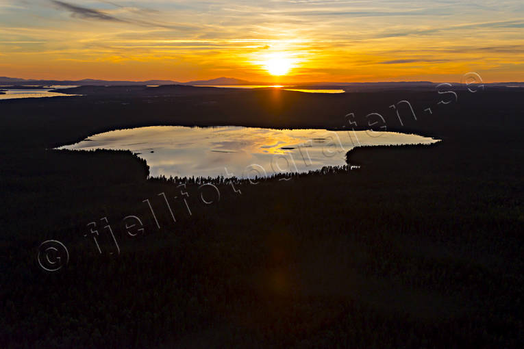 Opesjön och Åreskutan drönarbilder, drönarfoto, flygbild, flygbilder, Flygfoto, flygfoton, Jämtland, kväll, Landskap, norrladsnatt, Opesjön, solnedgång, sommar, sommarkväll, stämningsbild, Åreskutan