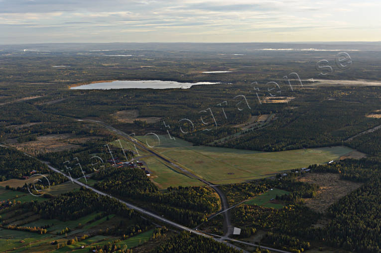 Optands flygplats och Opesjön drönarbilder, drönarfoto, flygbild, flygbilder, Flygfoto, flygfoton, höst, Jämtland, Landskap, Ope, Optands flygplats