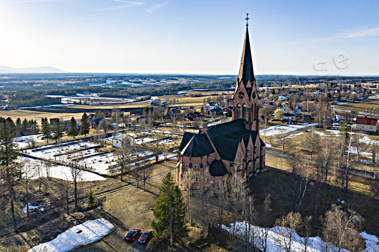 Oviken kyrka Flygfoto byggnader, drönarbild, drönarbilder, drönarfoto, flygbild, flygbilder, Flygfoto, flygfoton, Jämtland, kyrka, kyrkor, Landskap, Oviken, vår