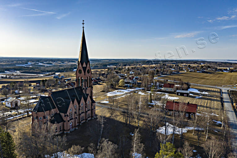 Oviken kyrka Flygfoto byggnader, drönarbild, drönarbilder, drönarfoto, flygbild, flygbilder, Flygfoto, flygfoton, Jämtland, kyrka, kyrkor, Landskap, Oviken, vår