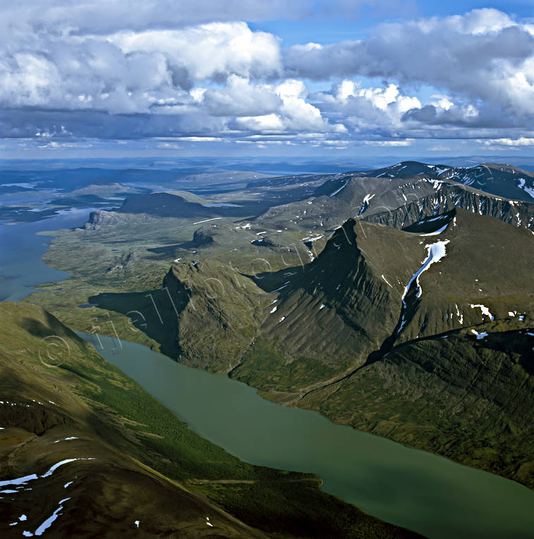 Bajip Gaidumjavri, drnarbilder, drnarfoto, flygbild, flygbilder, Flygfoto, flygfoton, Kaitumdalen, Kaska Kaitumjaure, Landskap, lappland, Padje Kaitumjaure, sommar, Suorrekaise