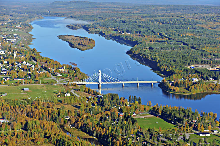 Pajala i höstfärger drönarbilder, drönarfoto, flygbild, flygbilder, Flygfoto, flygfoton, höst, Landskap, Norrbotten, Pajala, samhällen