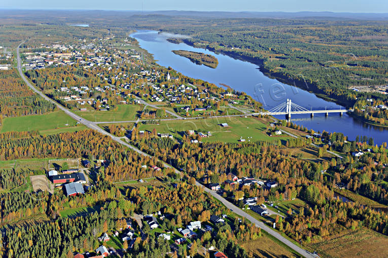 Pajala i höstfärger drönarbilder, drönarfoto, flygbild, flygbilder, Flygfoto, flygfoton, höst, Landskap, Norrbotten, Pajala, samhällen