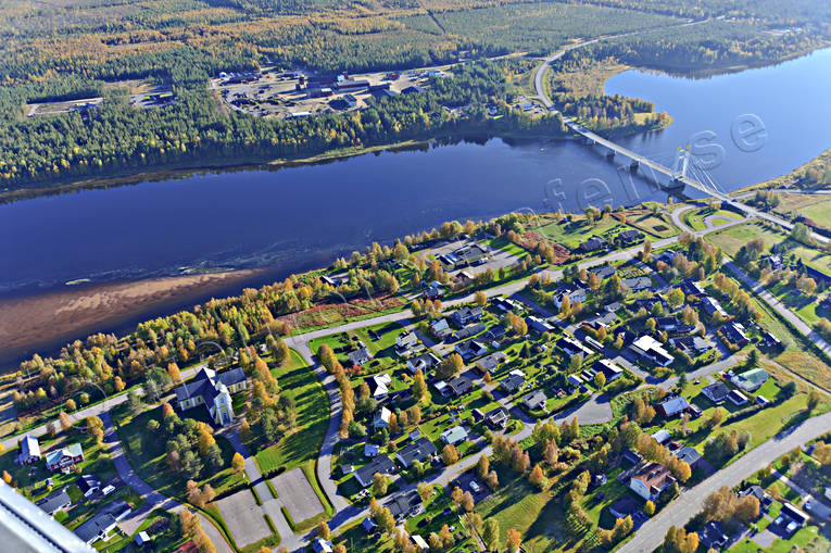 Pajala i höstfärger drönarbilder, drönarfoto, flygbild, flygbilder, Flygfoto, flygfoton, höst, Norrbotten, Pajala, samhällen