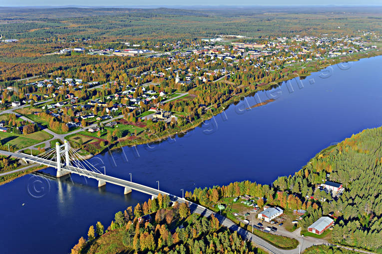Pajala i höstfärger drönarbilder, drönarfoto, flygbild, flygbilder, Flygfoto, flygfoton, höst, Norrbotten, Pajala, samhällen