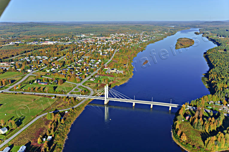 Pajala i höstfärger drönarbilder, drönarfoto, flygbild, flygbilder, Flygfoto, flygfoton, höst, Landskap, Norrbotten, Pajala, samhällen