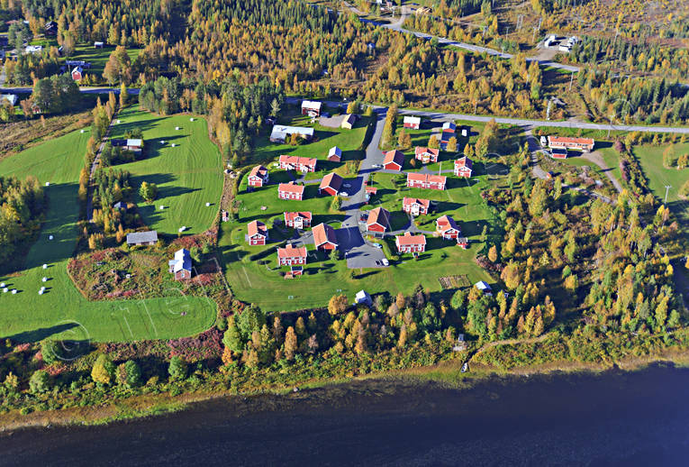 Pajala i höstfärger drönarbilder, drönarfoto, flygbild, flygbilder, Flygfoto, flygfoton, höst, Norrbotten, Pajala, samhällen