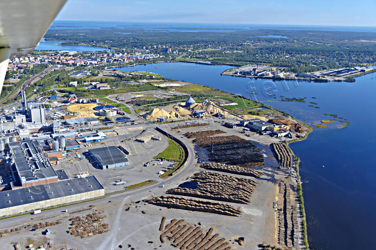 Pappersbruk Smurfit Kappa Piteå anläggningar, Annelund, drönarbilder, drönarfoto, fabrik, flygbild, flygbilder, Flygfoto, flygfoton, Inrefjärden, Kappa, Landskap, massafabrik, massaindustri, Norrbotten, pappersbruk, papperstillverkning, Piteå, samhällen, Smurfit, sommar