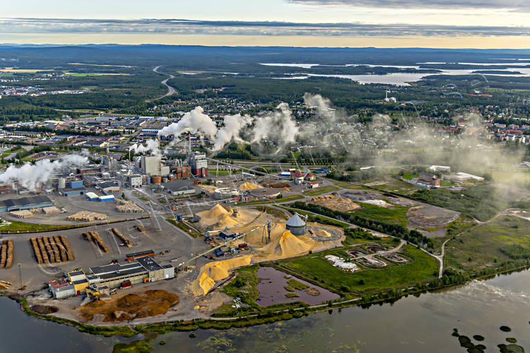 Pappersbruk Smurfit Kappa Piteå anläggningar, Annelund, drönarbilder, drönarfoto, fabrik, flygbild, flygbilder, Flygfoto, flygfoton, Inrefjärden, Kappa, Landskap, massafabrik, massaindustri, Norrbotten, pappersbruk, papperstillverkning, Piteå, samhällen, Smurfit, sommar