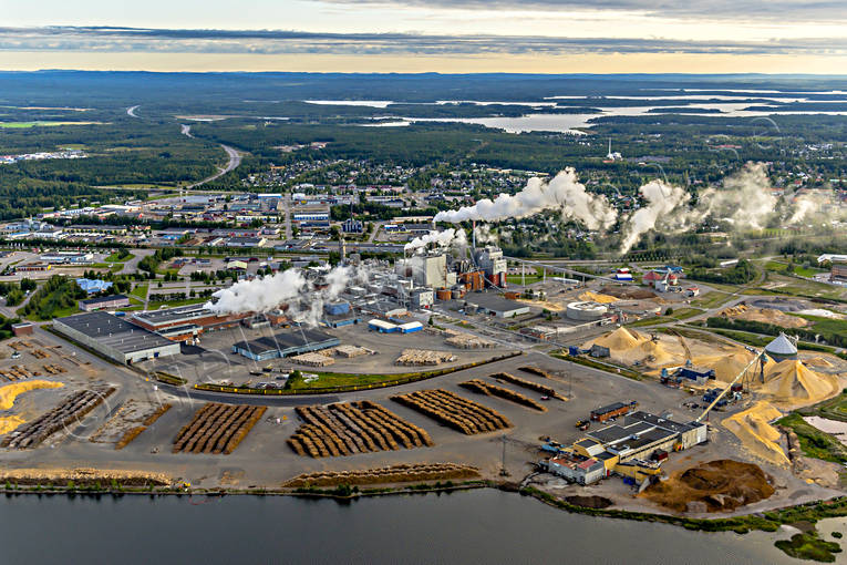 Pappersbruk Smurfit Kappa Piteå anläggningar, Annelund, drönarbilder, drönarfoto, fabrik, flygbild, flygbilder, Flygfoto, flygfoton, Inrefjärden, Kappa, Landskap, massafabrik, massaindustri, Norrbotten, pappersbruk, papperstillverkning, Piteå, samhällen, Smurfit, sommar