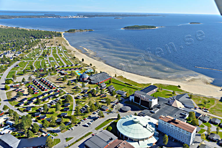 Pete havsbad Flygfoto anläggningar, badplats, byggnader, drönarbilder, drönarfoto, flygbild, flygbilder, Flygfoto, flygfoton, havsbad, hotell, höst, konferenshotell, kurort, Landskap, Norrbotten, Pite havsbad, Piteå, Piteå havsbad, samhällen, sandstrand